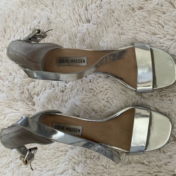 Steve Madden Metallic Heels - Picture 2 of 4